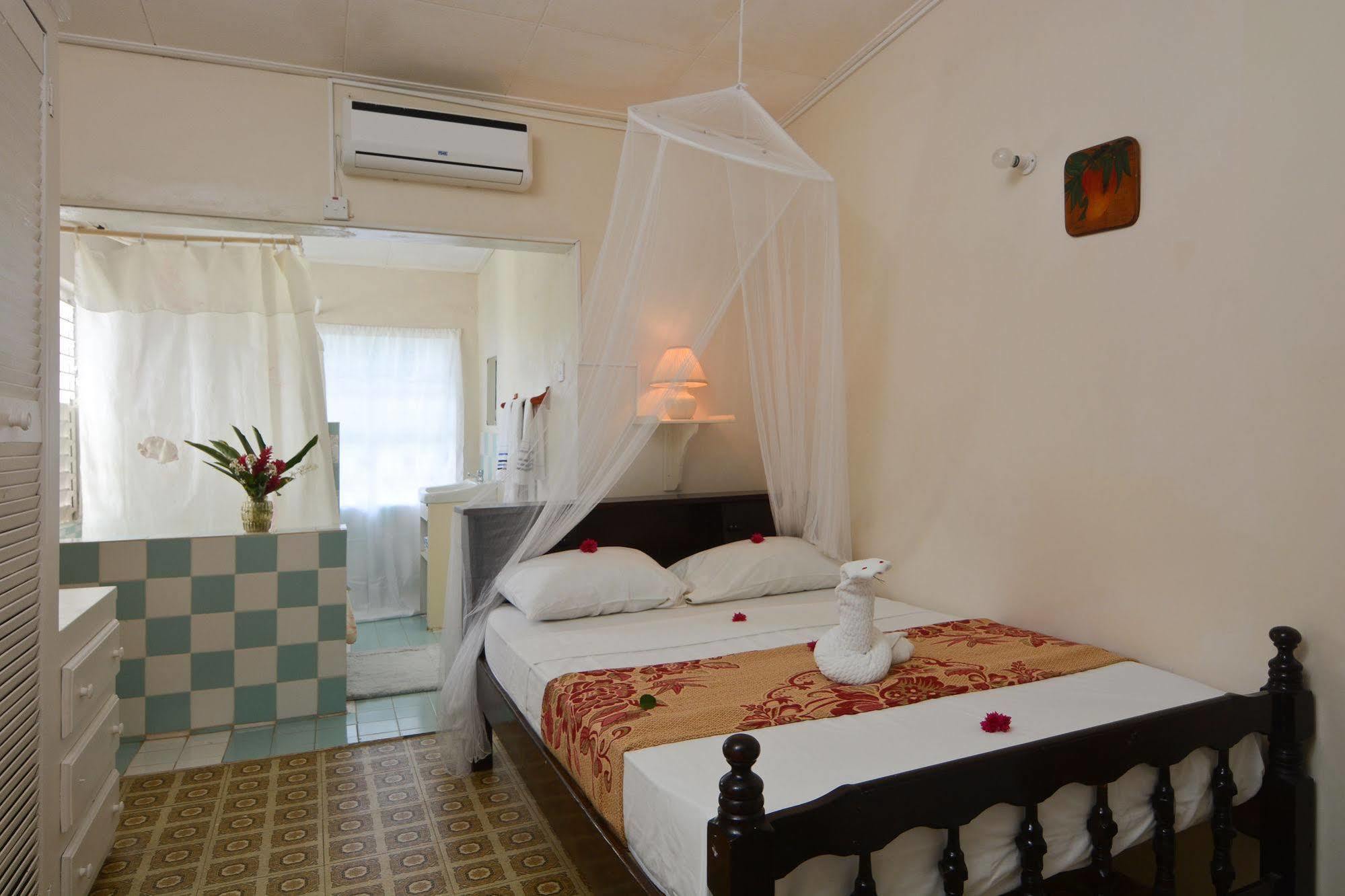 Hotel Keegans Beachside Bequia Island Exterior foto