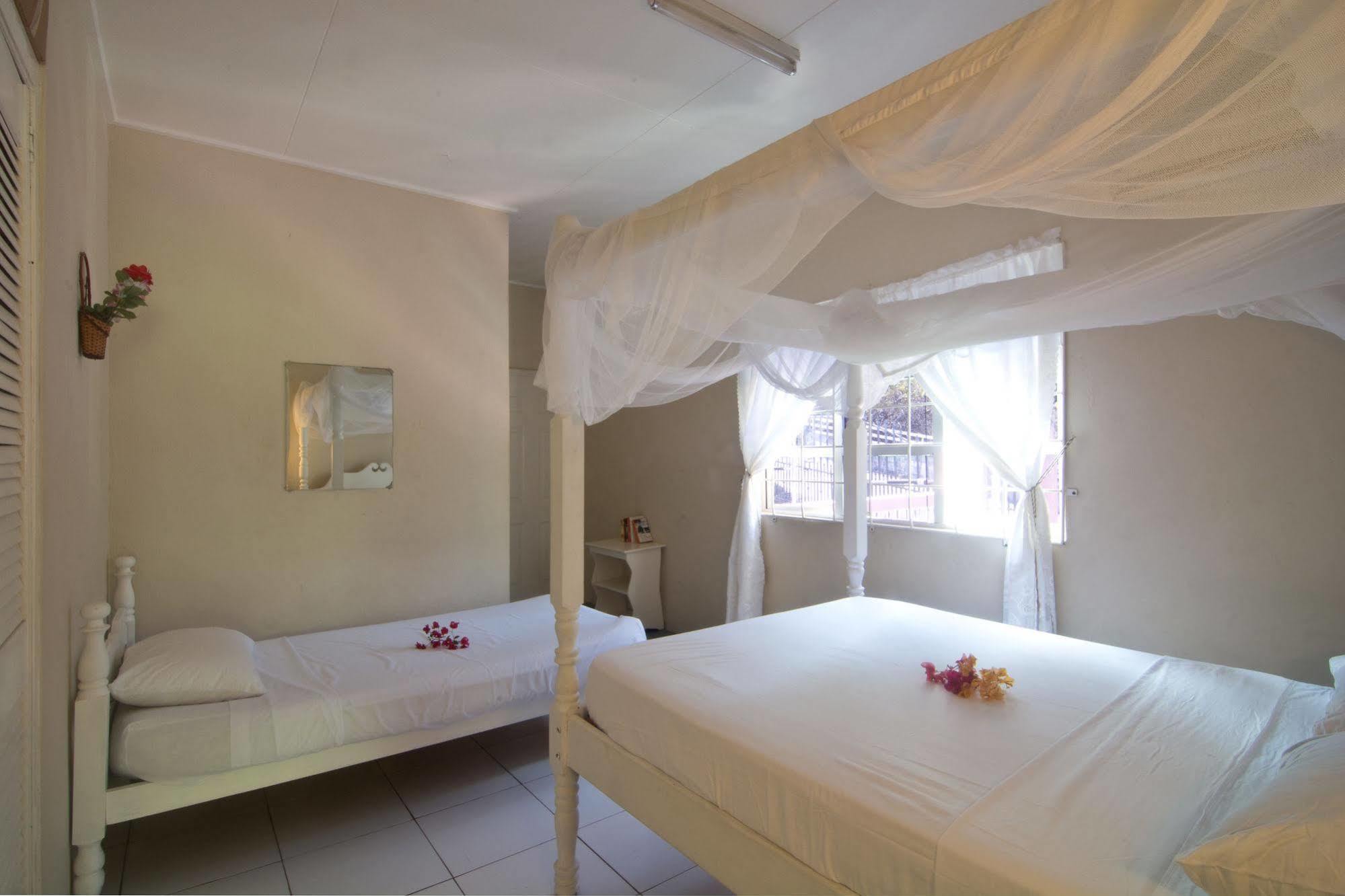 Hotel Keegans Beachside Bequia Island Exterior foto