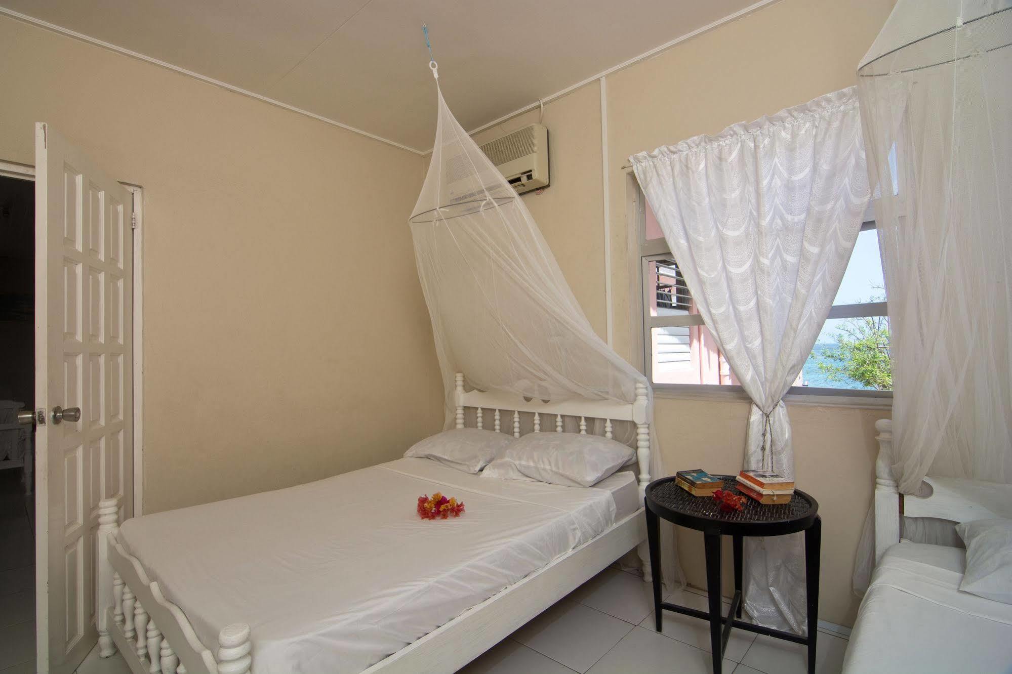 Hotel Keegans Beachside Bequia Island Exterior foto